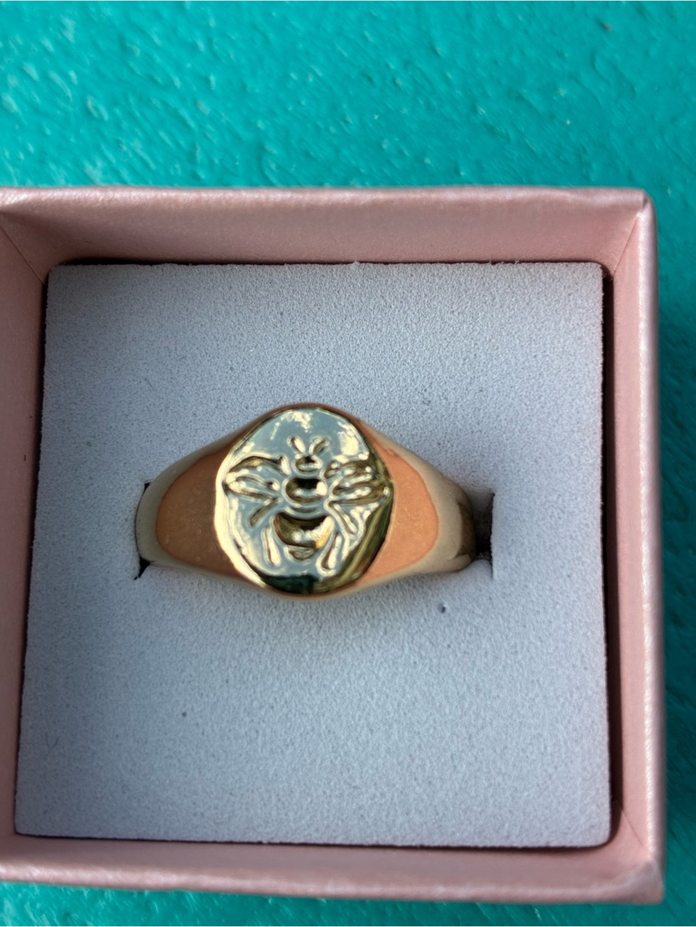 Gold Tone Bee Signet Ring - Women's Jewelry Size 8.5 Fashion